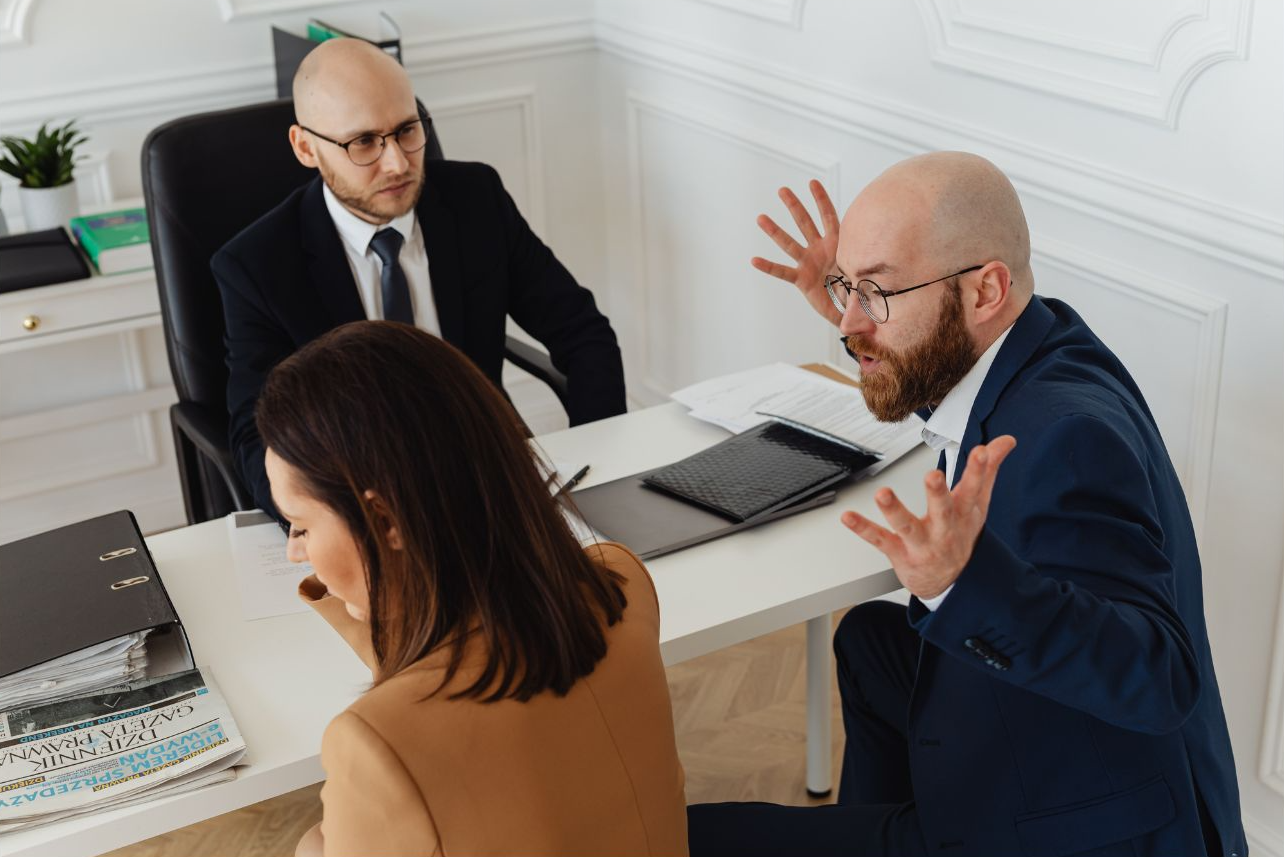   Conflitos na Igreja e Liderança
